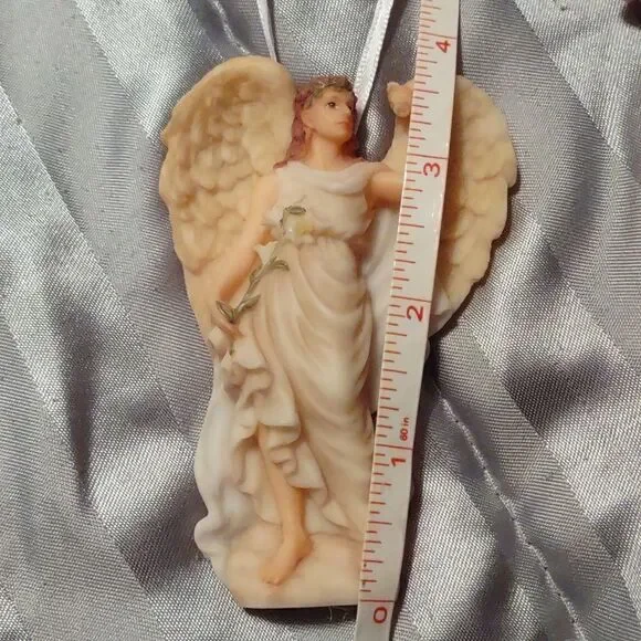 New Seraphim Classics angel hanging ornament beautiful detail 4 inches tall - Picture 2 of 7